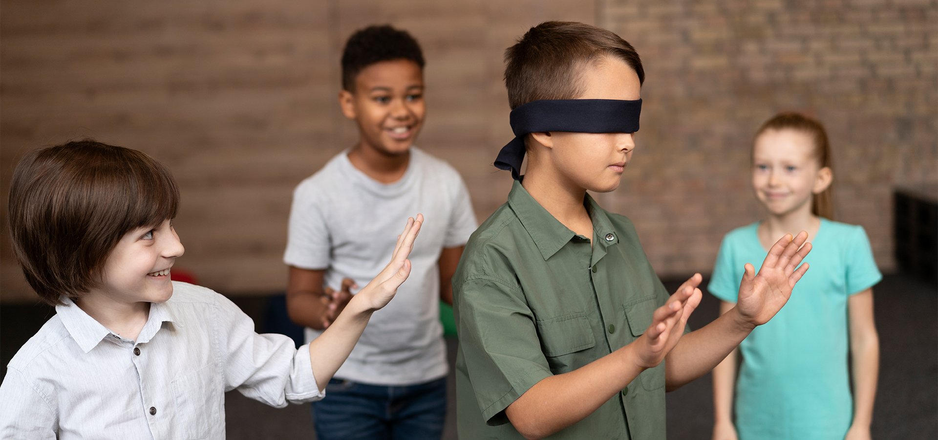 Dinâmicas na Cena: Improvisação e Jogos Teatrais na Escola