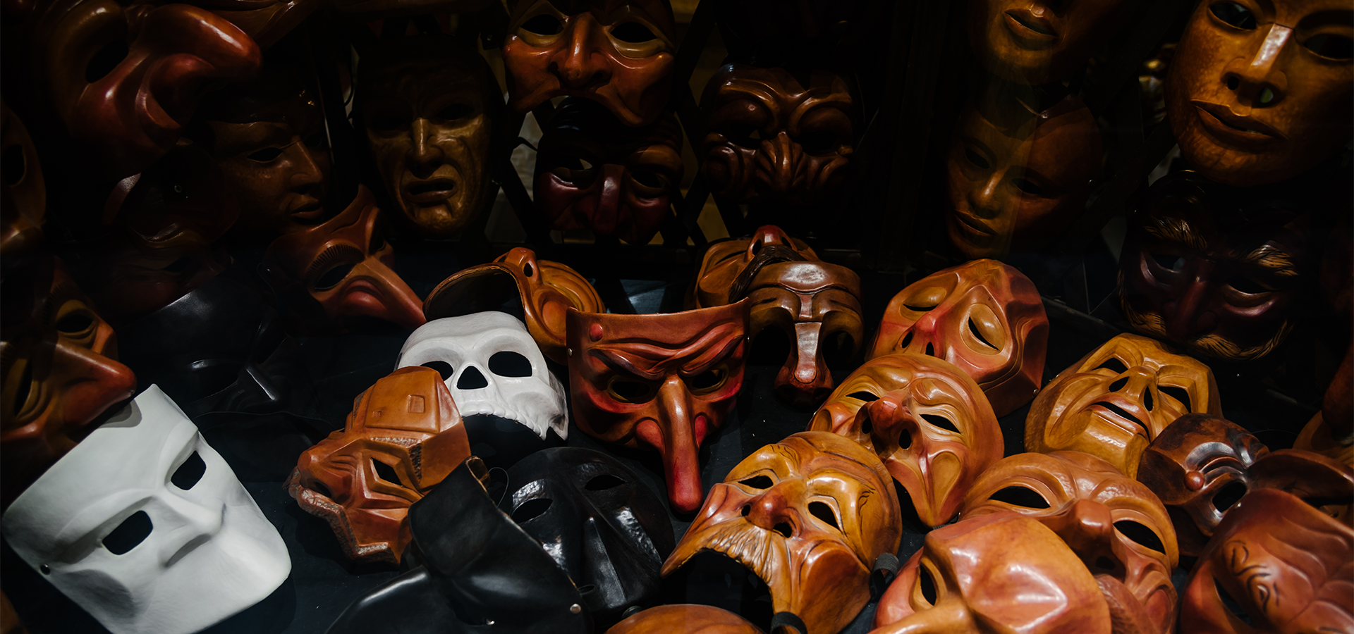 Teatro Brasileiro Moderno e Contemporâneo: Identidade e Resistência