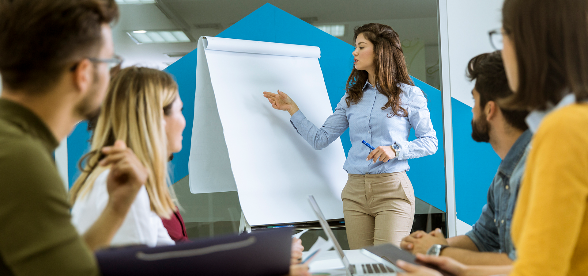 Facilitador de Comunicação Corporativa