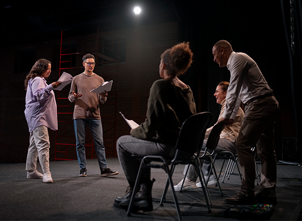 História Viva do Teatro: Arte e Cena em Diálogo