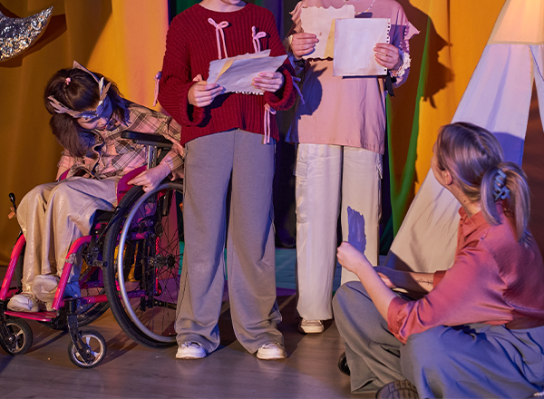 Aulas de Teatro em Diferentes Contextos Educacionais