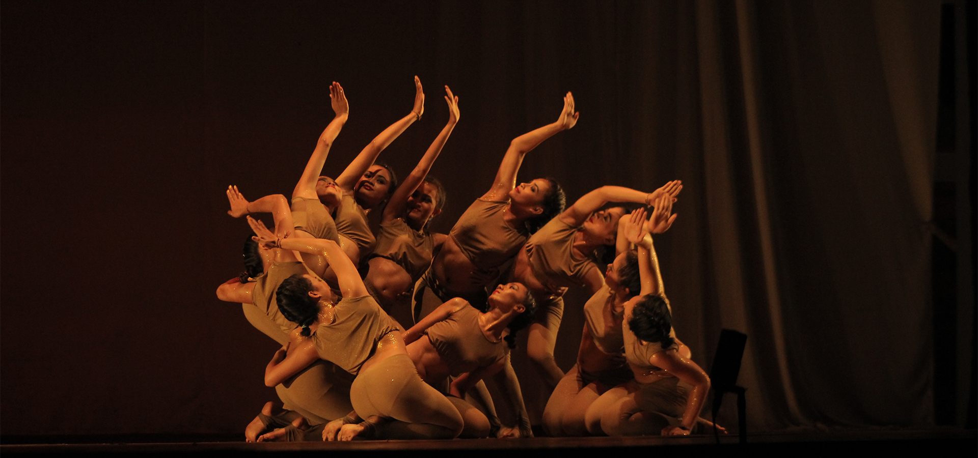 Atuação Cênica e Performativa: da História à Expressão Contemporânea